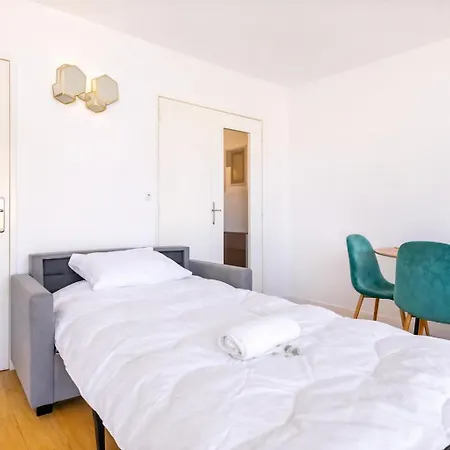 Grand 50 M2 Balcon Porte De Versailles Parigi